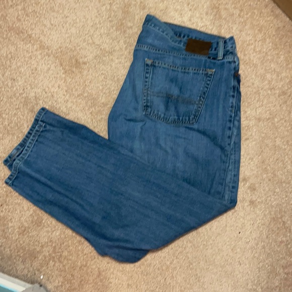Lucky Brand 221 original straight leg Jean size 42